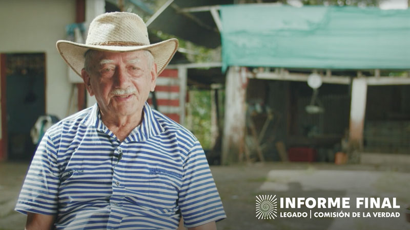 Captura fotográfica de habitante campesino hablando