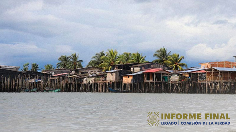 Fotografía de casas construídas sobre el agua.