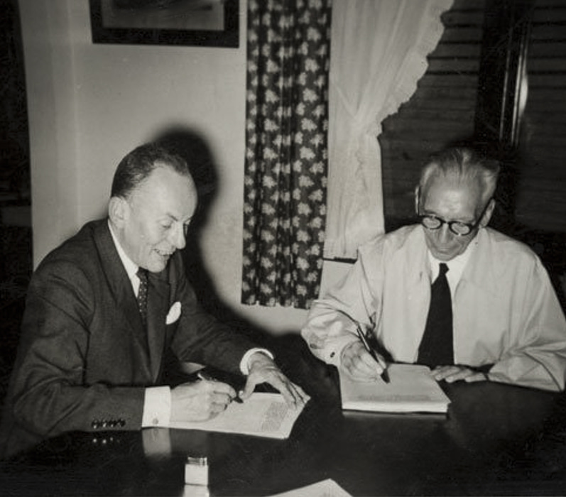 Firma de la Declaración de Benidorm, 24.7.1956. Copia en gelatina (Emulsión fotográfica / Papel).