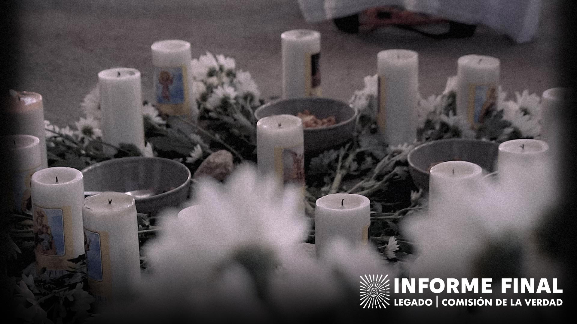 Fotograma tomado del documental: ¿Por qué nos arrebató a nuestros hijos? La pregunta de mujeres de Argelia a Elda Mosquera "Karina". En 2021 la Comisión de la Verdad adelantó un proceso para el reconocimiento de responsabilidades de Elda Neyis Mosquera, conocida en las antiguas FARC-EP con el alias “Karina”, ante madres de Argelia, Antioquia, víctimas del reclutamiento y desaparición de sus hijos.